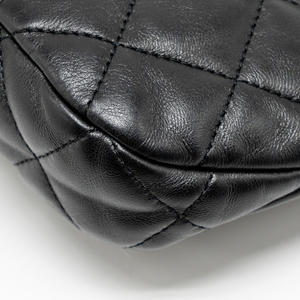 CHANEL 22K HOBO SHOULDER BAG LAMBSKIN BLACK GHW