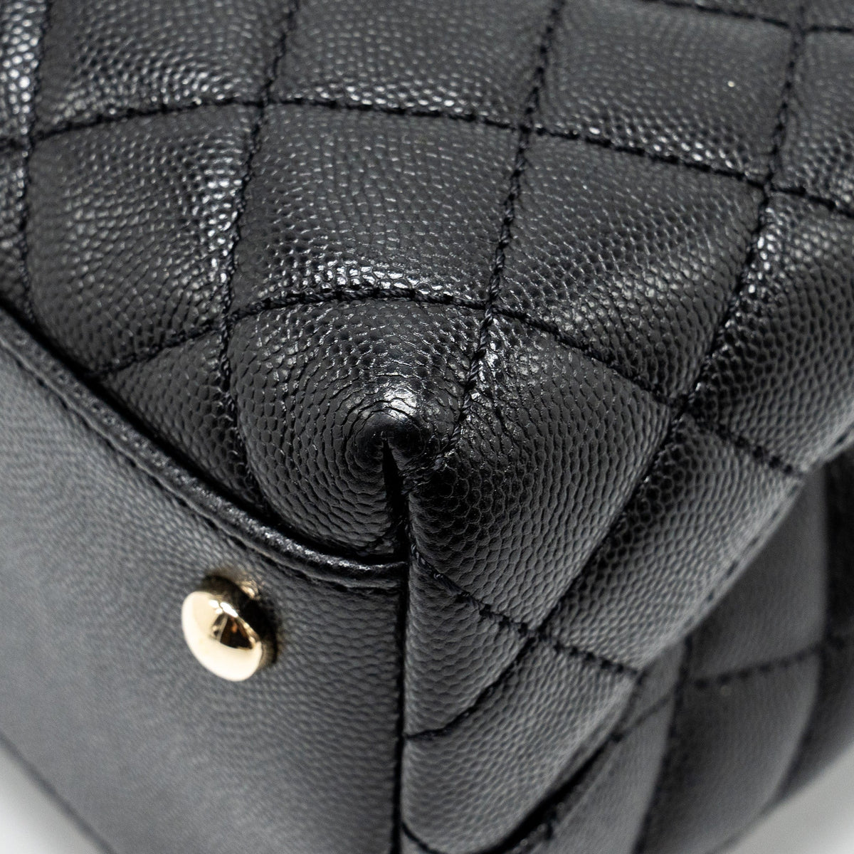 CHANEL LARGE COCO HANDLE CAVIAR BLACK LGHW (MICROCHIP)