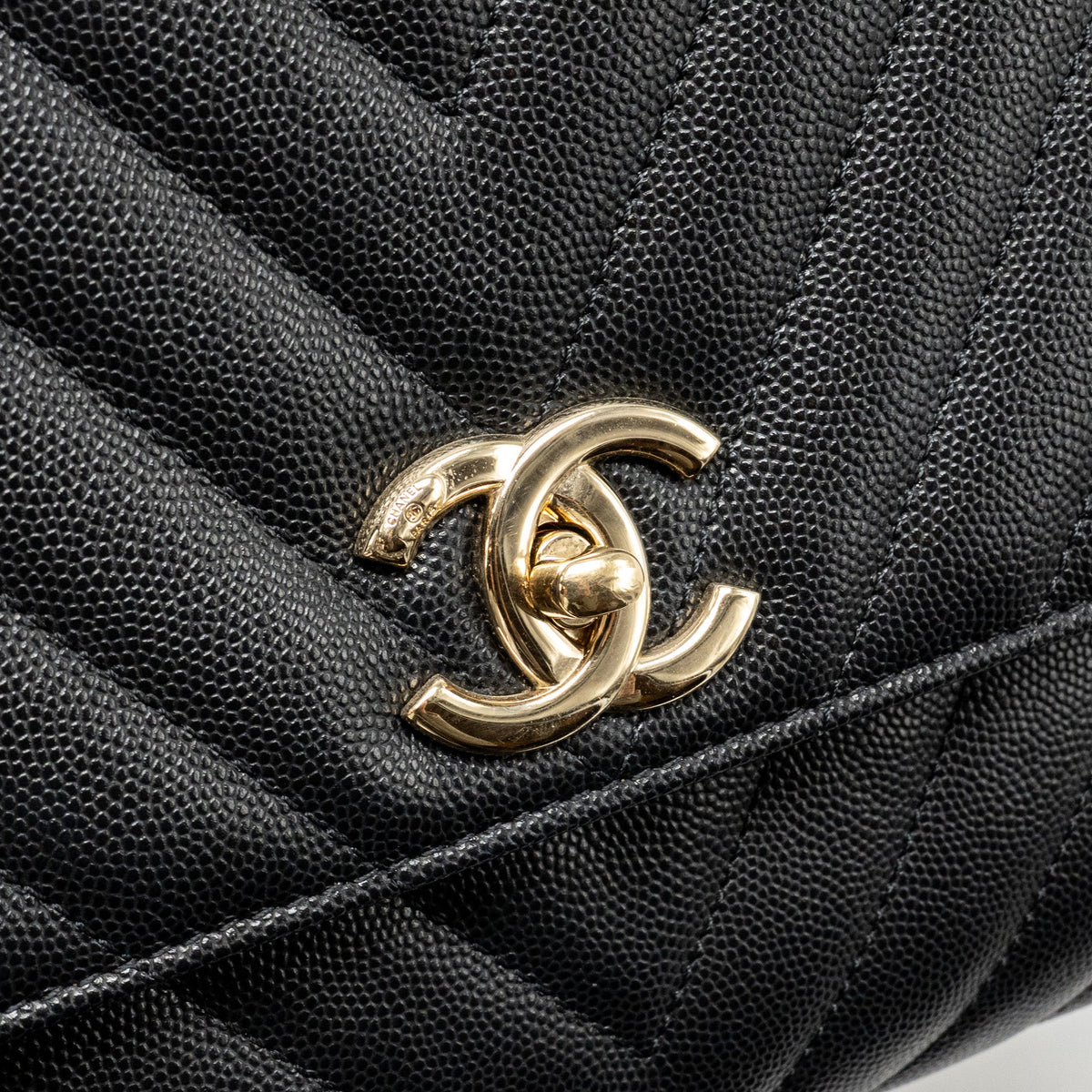 CHANEL MEDIUM CHEVRON COCO HANDLE CAVIAR BLACK / BURGUNDY HANDLE LGHW