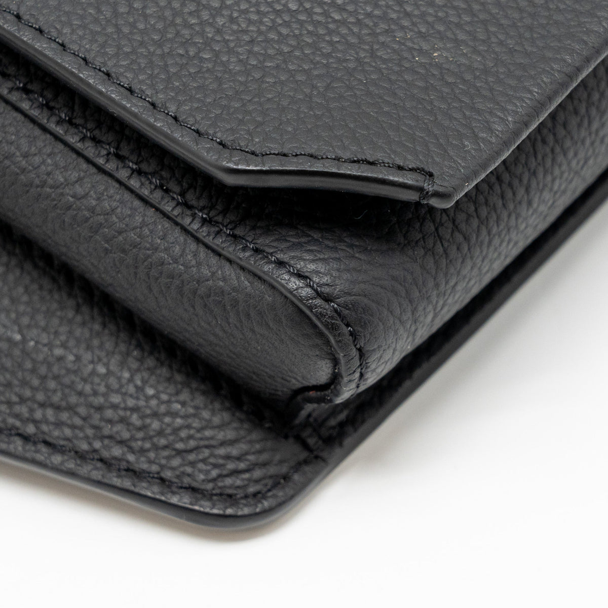 LOUIS VUITTON AEROGRAM TAKEOFF SLING BLACK GRAINED CALFSKIN BLACK HARDWARE