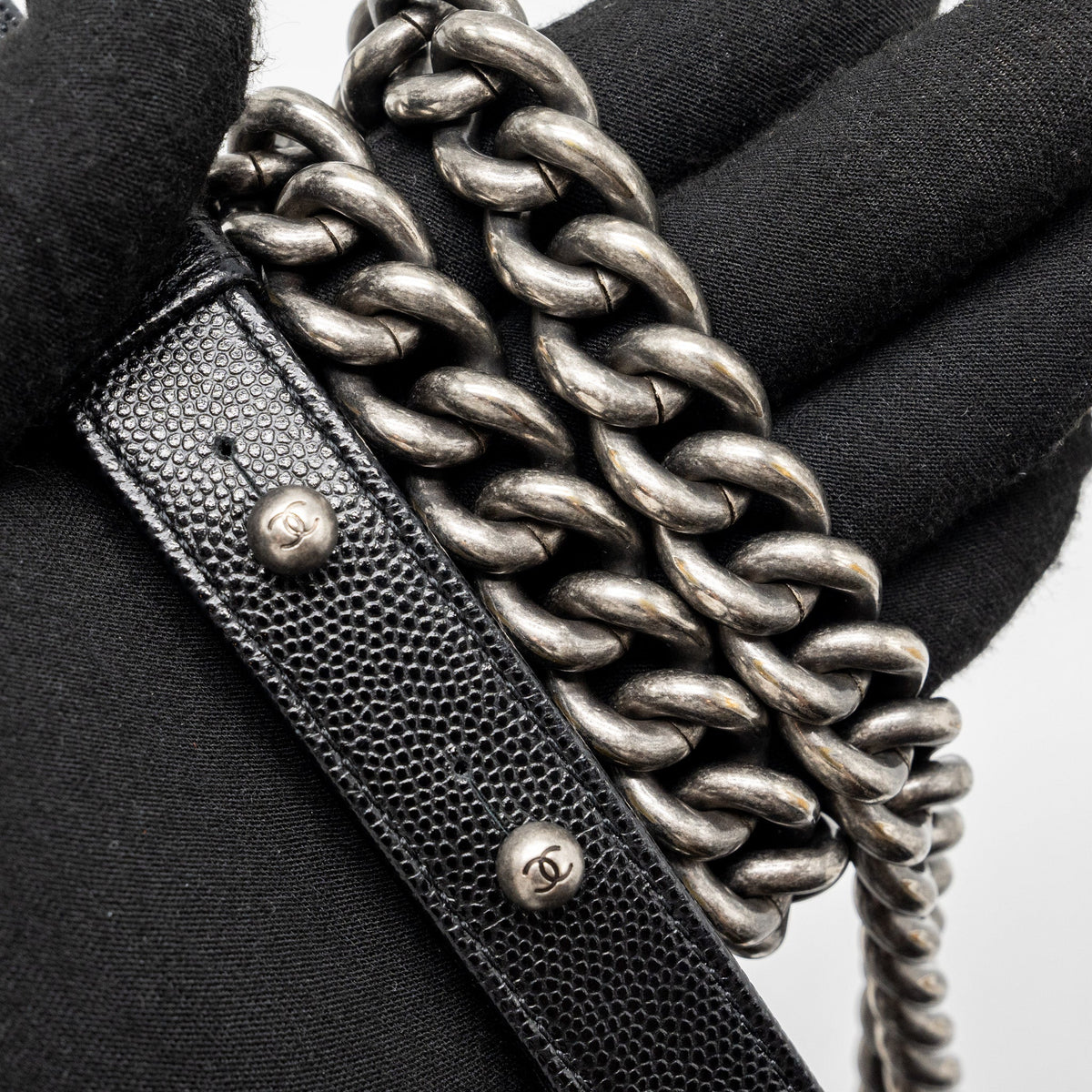 CHANEL MEDIUM BOY BAG CAVIAR BLACK RUTHENIUM HARDWARE