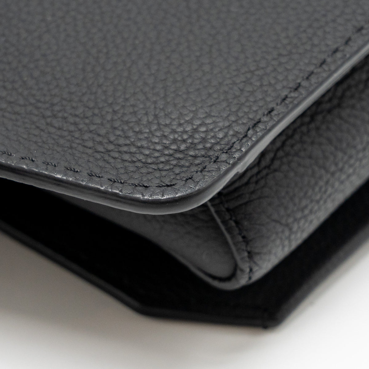 LOUIS VUITTON AEROGRAM TAKEOFF SLING BLACK GRAINED CALFSKIN BLACK HARDWARE