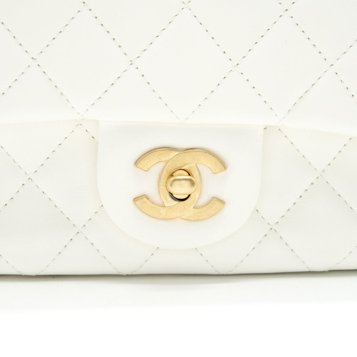 CHANEL 21B PEARL CRUSH SQUARE MINI FLAP BAG WHITE GHW