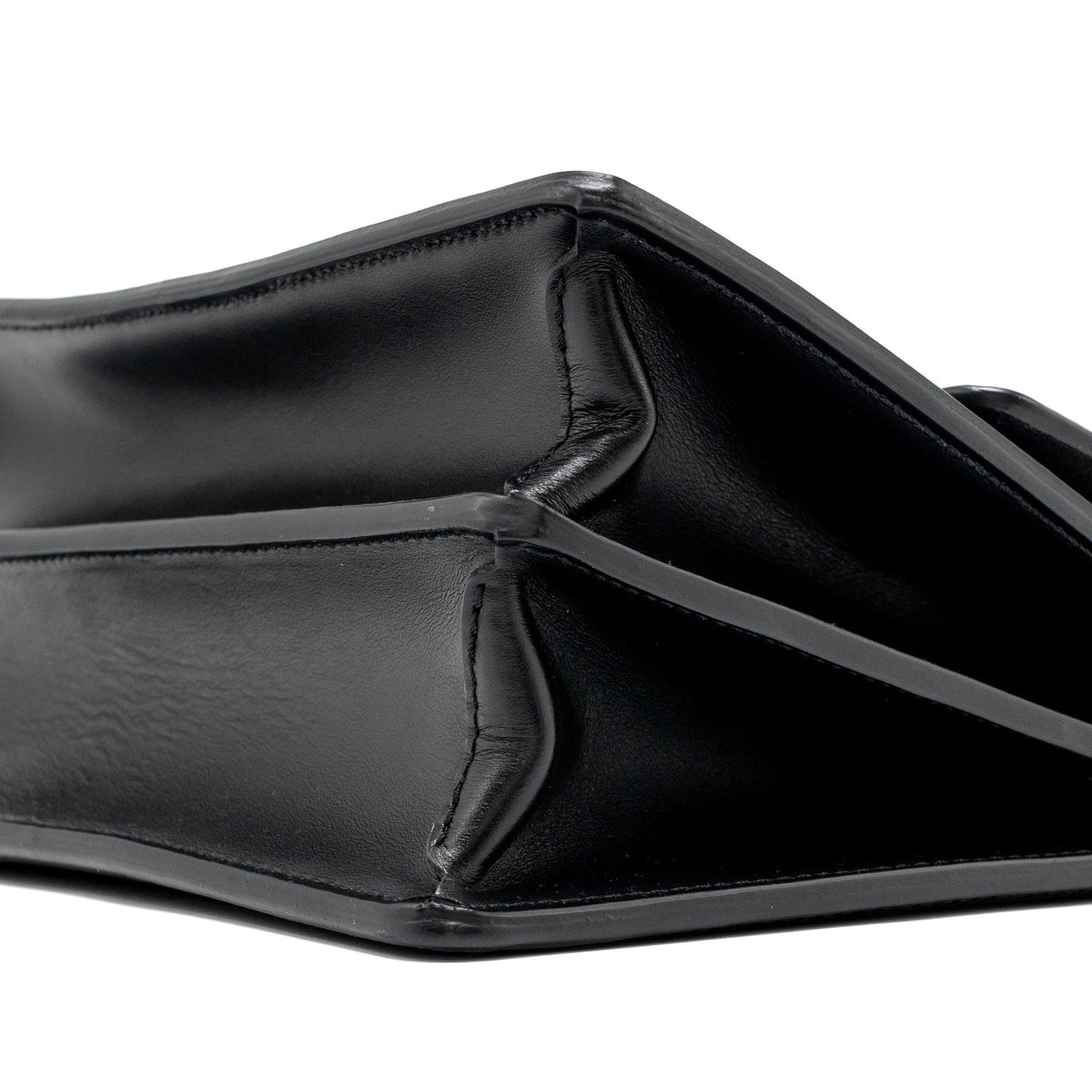 LOUIS VUITTON DAUPHINE MM EPI BLACK GHW