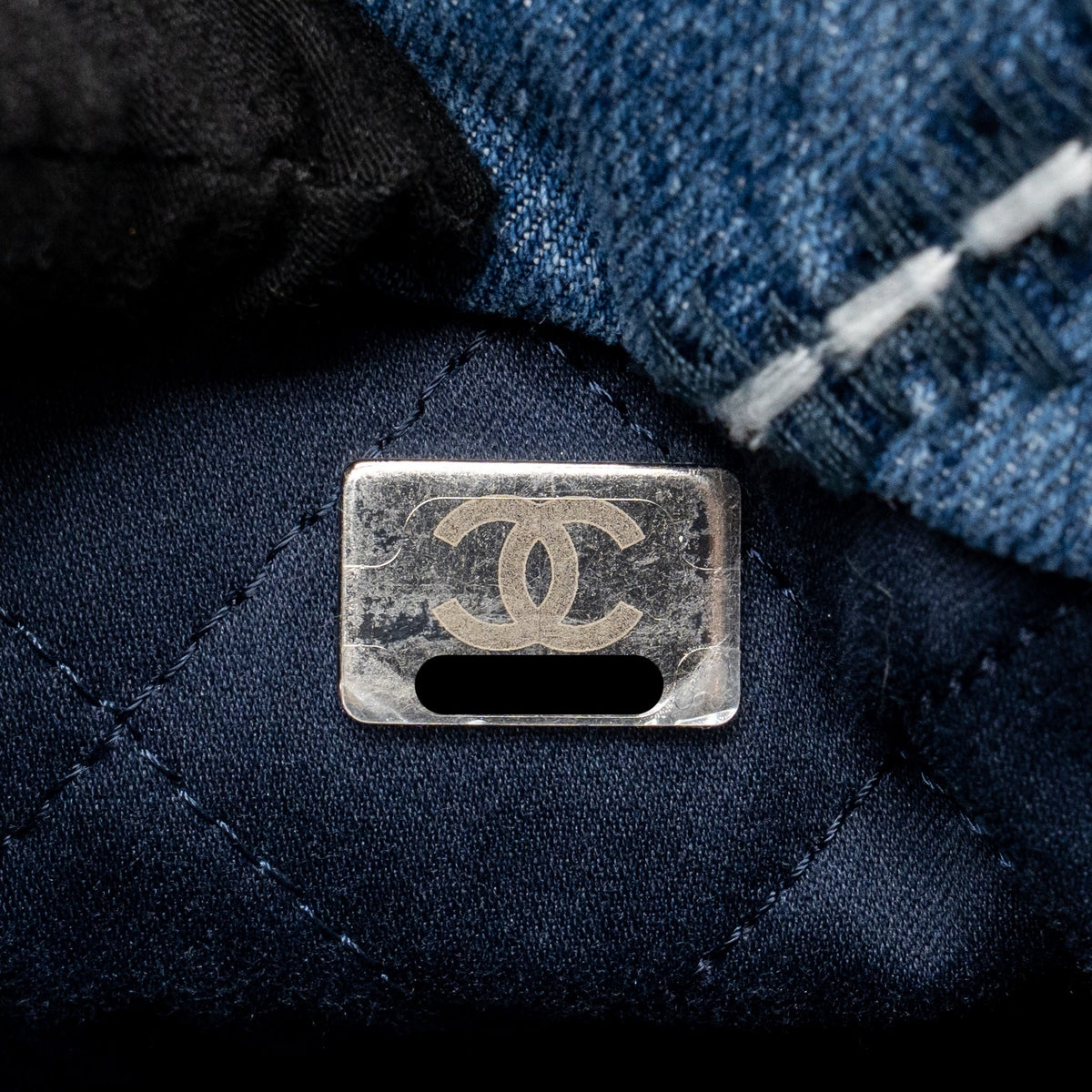CHANEL SMALL 22 BAG DENIM BLUE WITH WHITE STITCHING SHW (MICROCHIP)