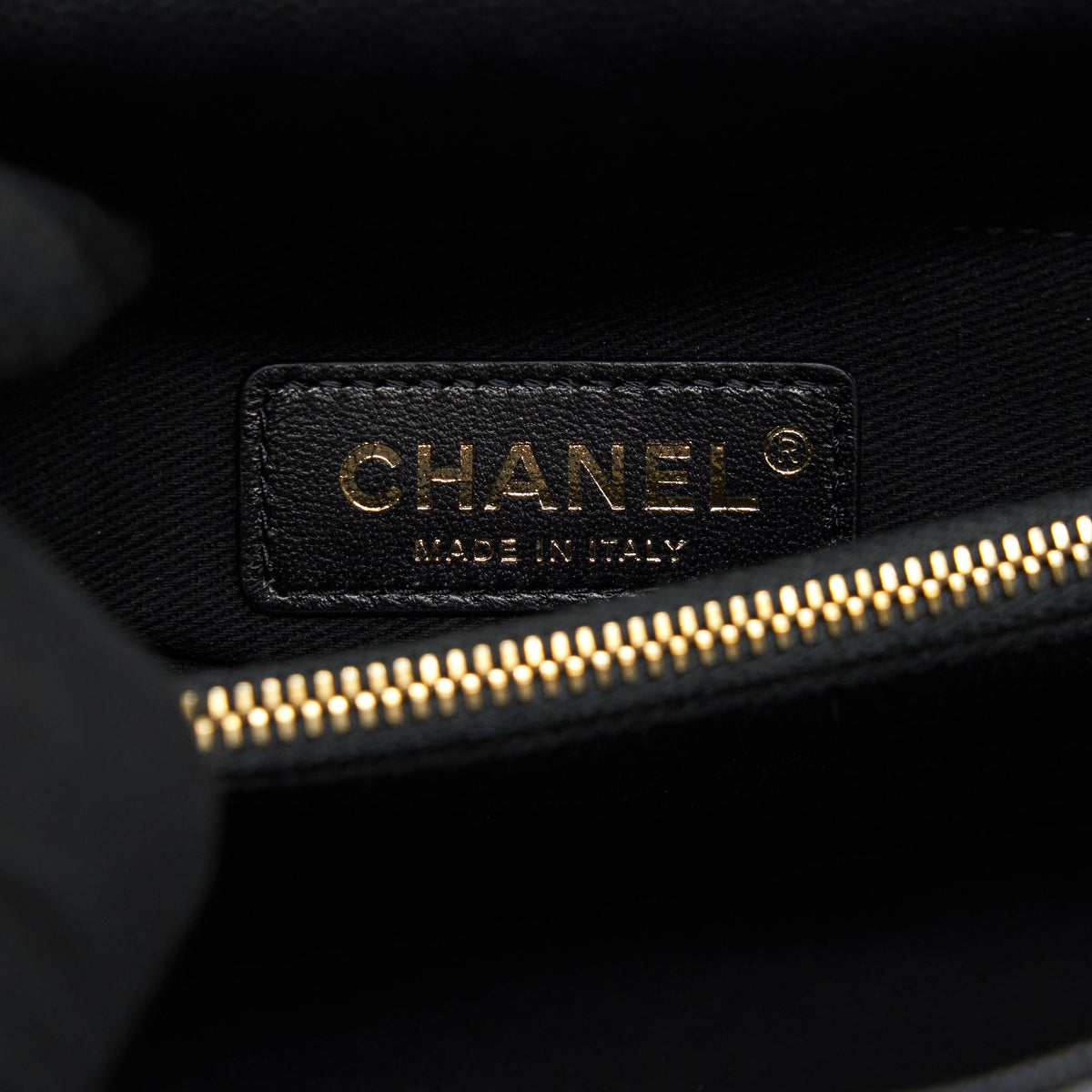 CHANEL MEDIUM COCO HANDLE WITH LIZARD EMBOSSED HANDLE CAVIAR BLACK GHW