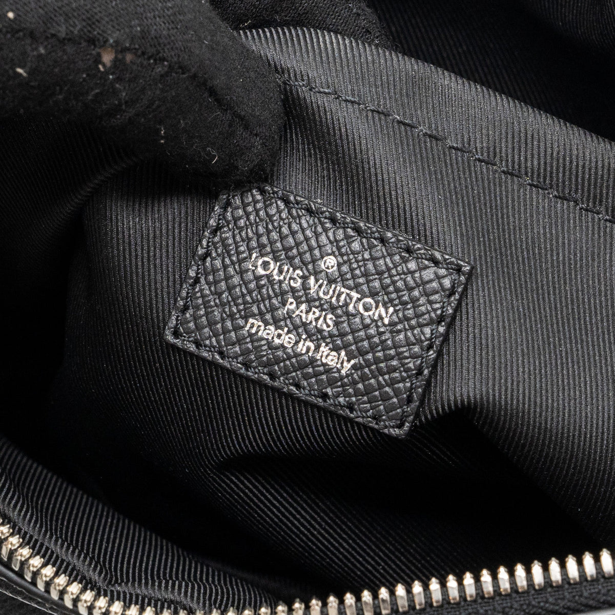 LOUIS VUITTON MESSENGER BAG MONOGRAM ECLIPSE SHW