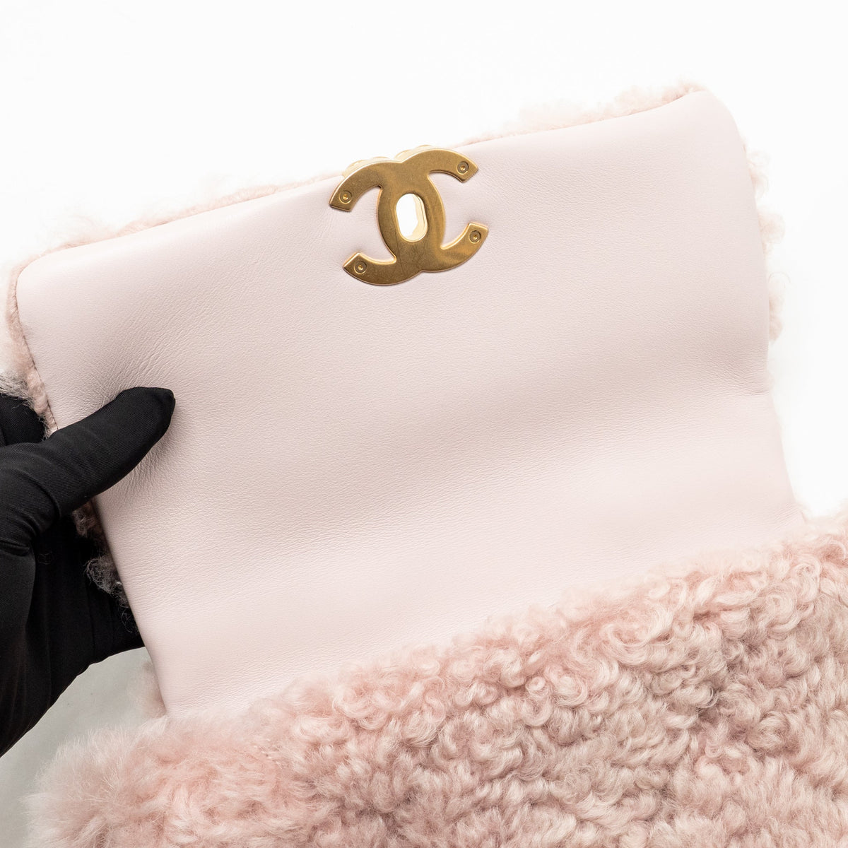 Chanel Medium 19 Bag Shearling Light Pink Multicolour Hardware