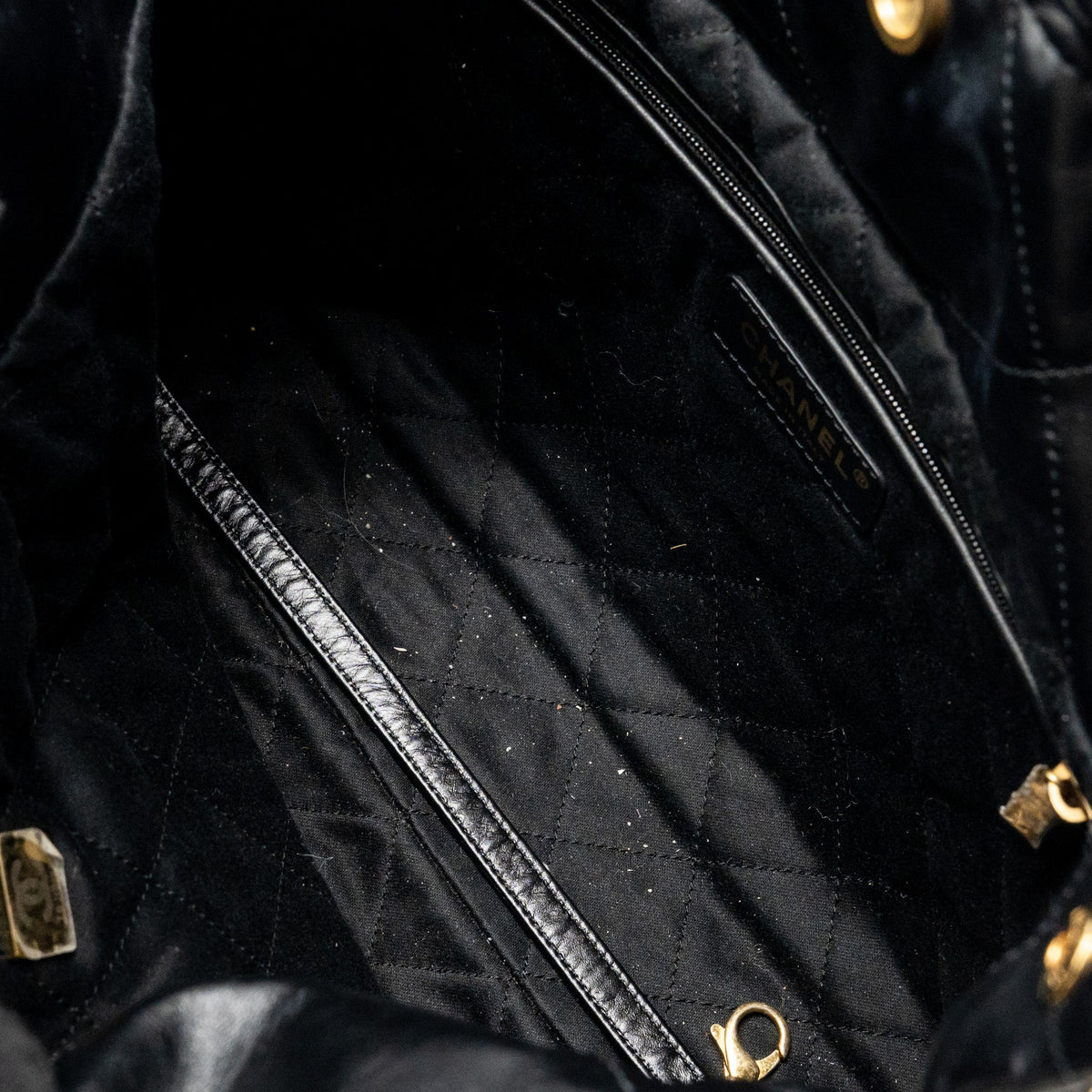 CHANEL SMALL 22 BAG SHINY CALFSKIN BLACK GHW (MICROCHIP)