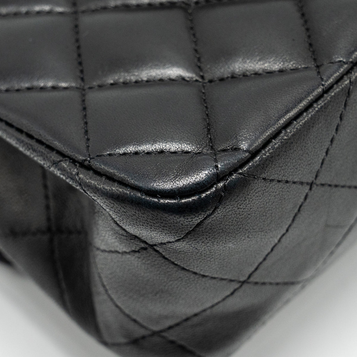 CHANEL MEDIUM CLASSIC DOUBLE FLAP BAG LAMBSKIN BLACK GHW