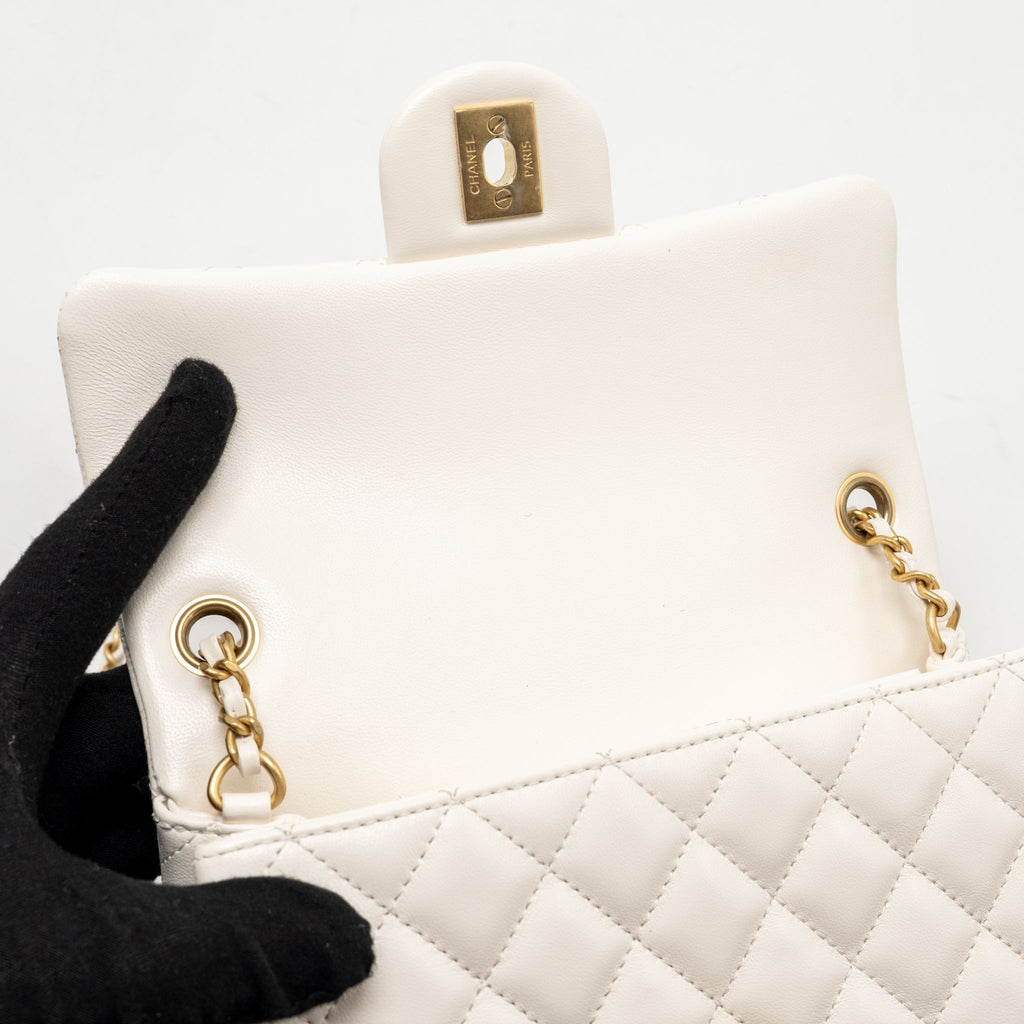 Chanel 26c Pearl Crush mini rectangular flap bag lambskin white GHW (microchip)