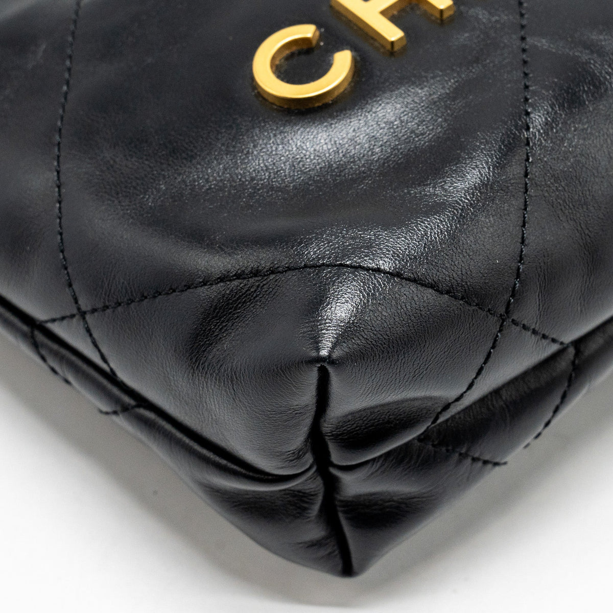 CHANEL MINI 22 BAG SHINY CALFSKIN BLACK GHW (MICROCHIP)