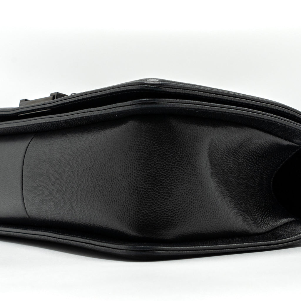 CHANEL MEDIUM BOY BAG CAVIAR SO BLACK BLACK HARDWARE