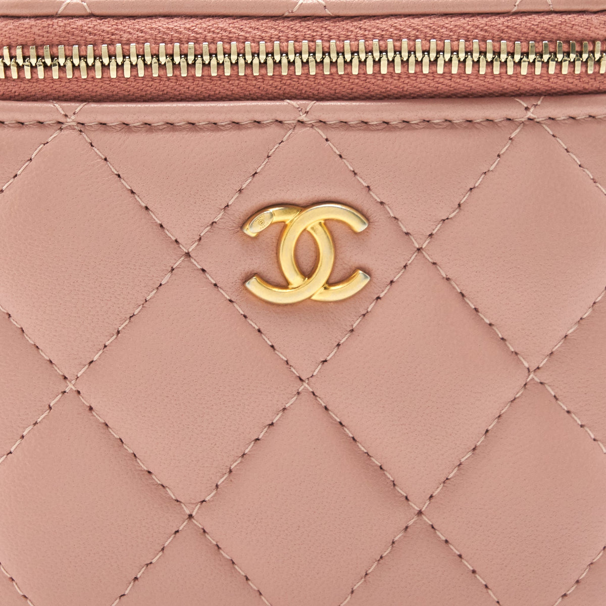 CHANEL 21B PEARL CRUSH MINI VANITY WITH CHAIN IN DARK PINK