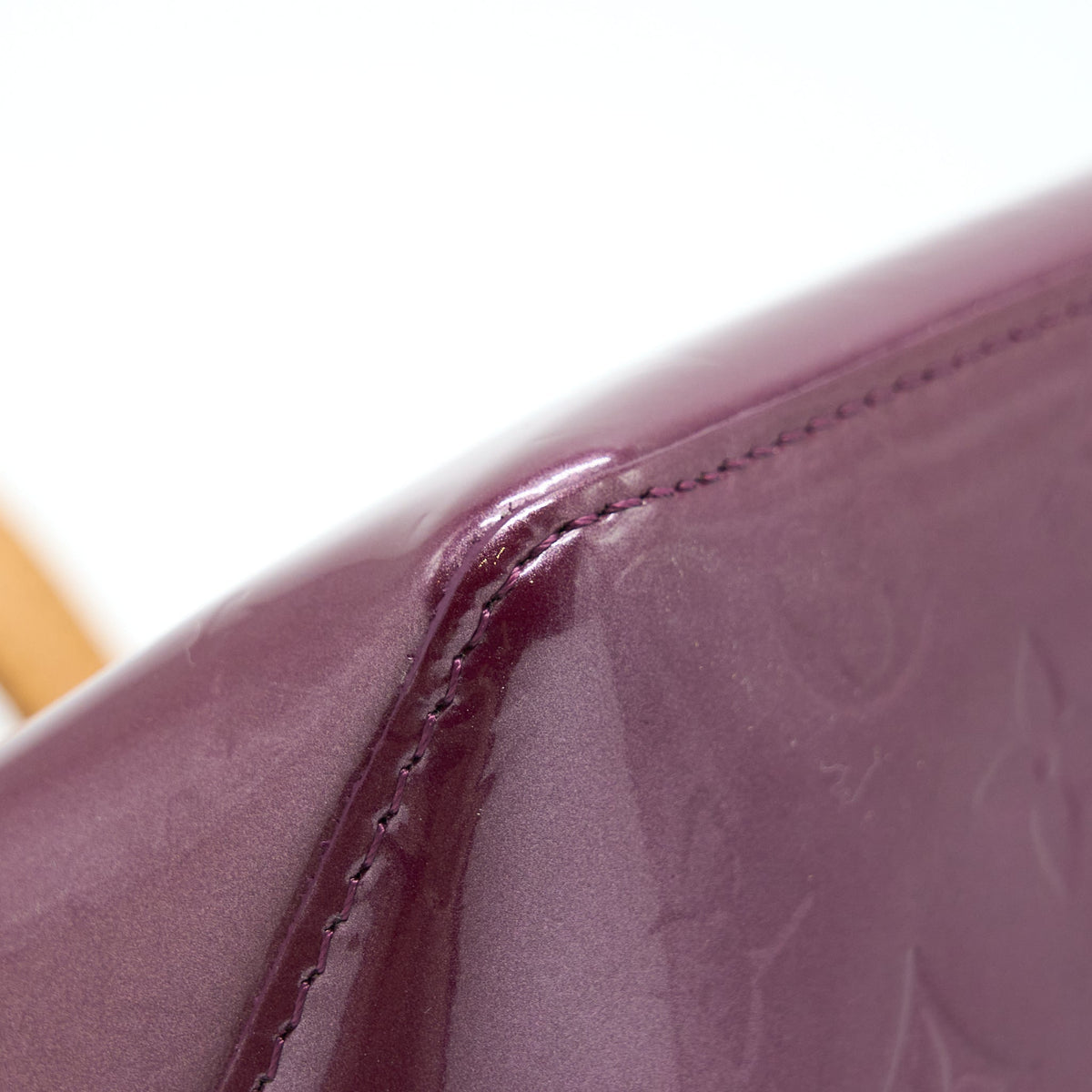 LOUIS VUITTON BELLEVUE PM MONOGRAM VERNIS VIOLETTE GHW