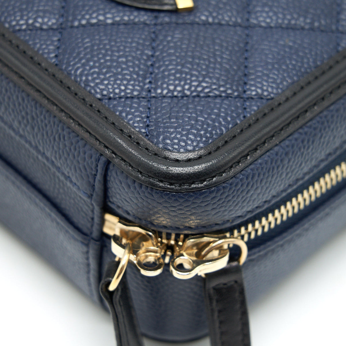 CHANEL VANITY CASE IN SMALL NAVY