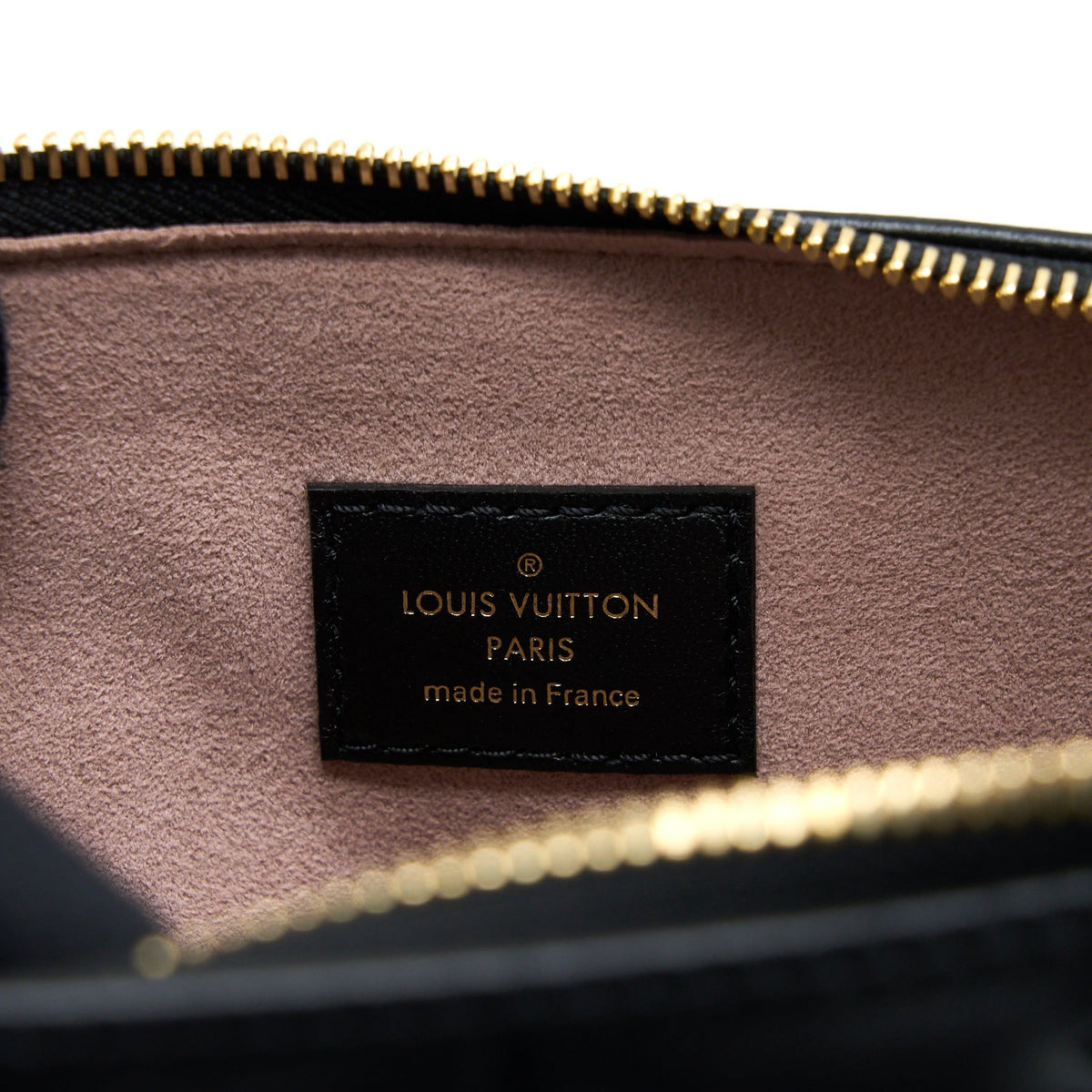 LOUIS VUITTON COUSSIN PM LAMBSKIN BLACK GHW (NEW VERISON)