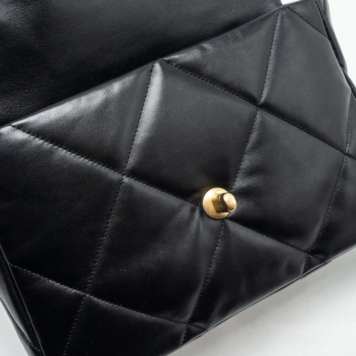 CHANEL LARGE 19 BAG LAMBSKIN BLACK GHW