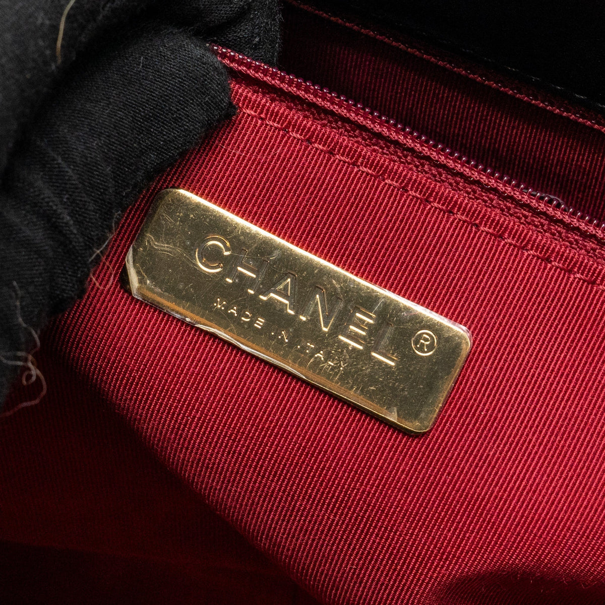 CHANEL LARGE 19 BAG LAMBSKIN BLACK GHW
