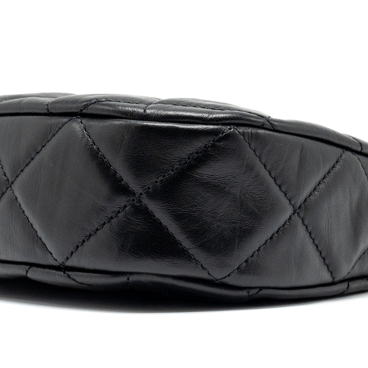 CHANEL 23K 19 HOBO SHOULDER BAG CALFSKIN BLACK GHW (MICROCHIP)