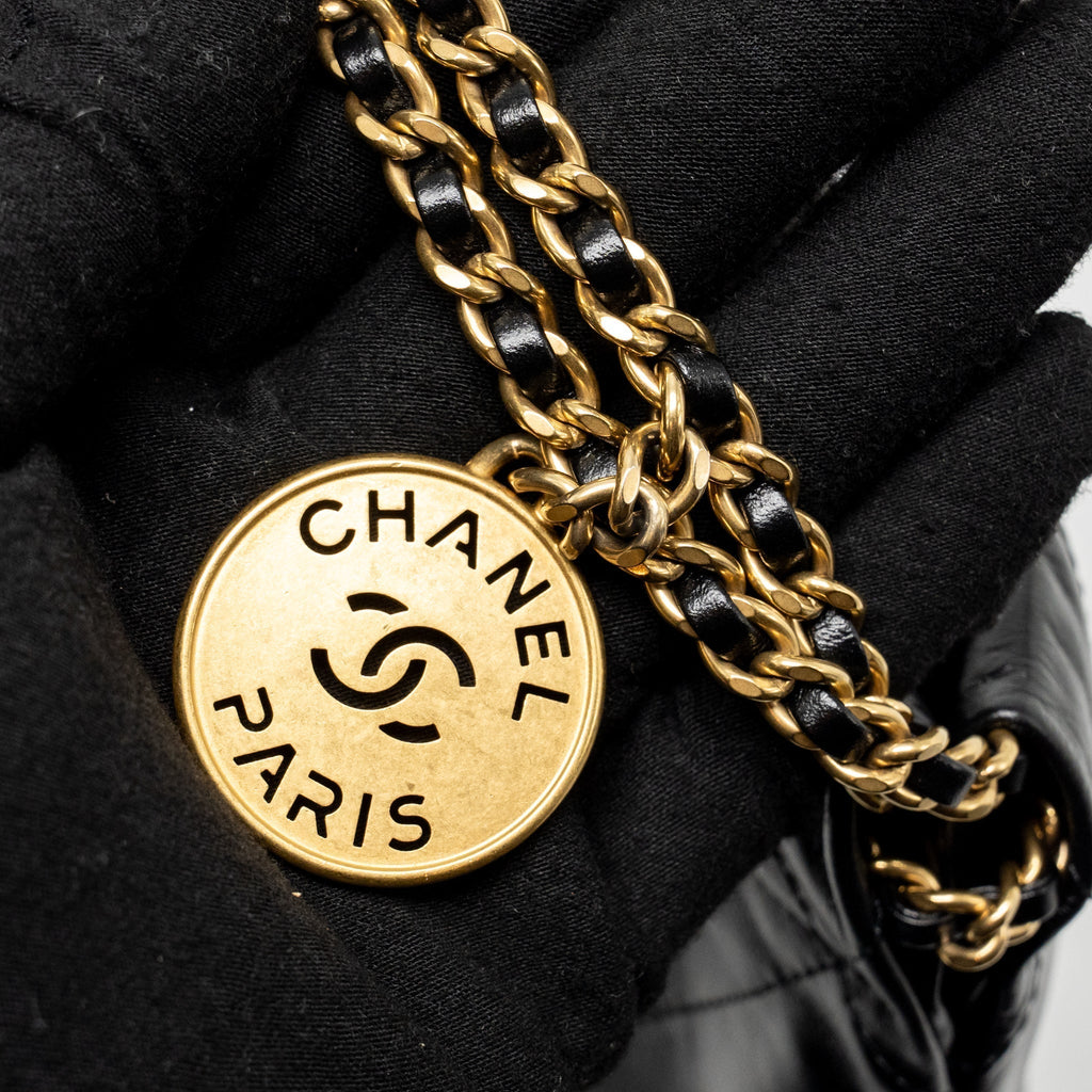 CHANEL MINI 22 BAG SHINY CALFSKIN BLACK GHW (MICROCHIP)