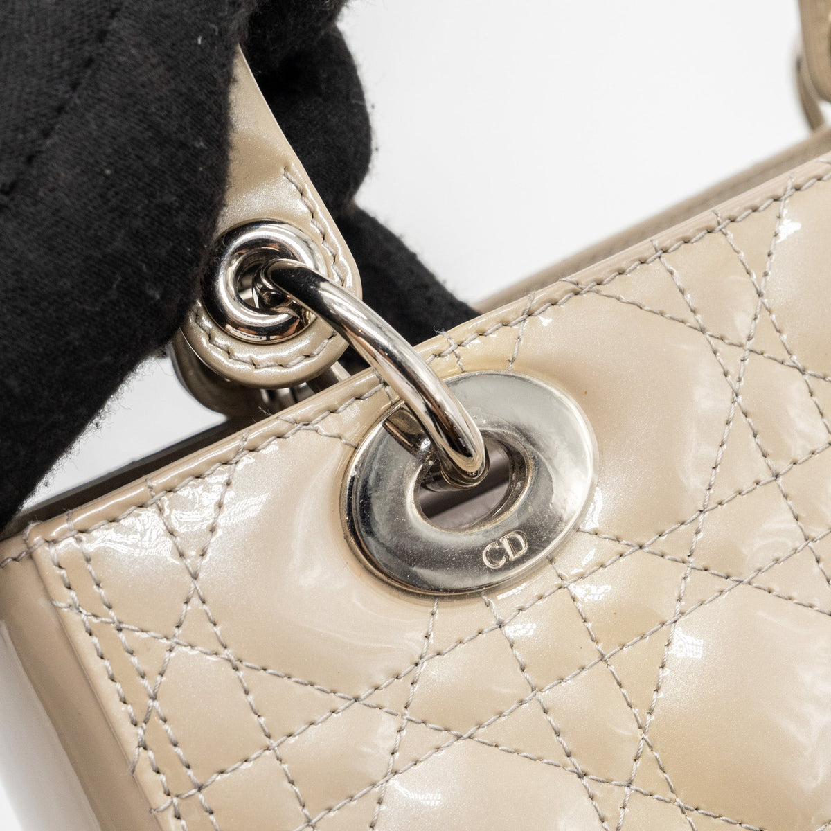 DIOR MEDIUM LADY DIOR PATENT LIGHT GREY SHW