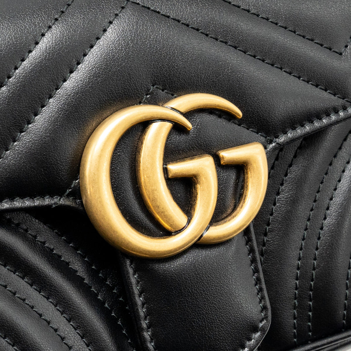 Gucci GG Marmont Small Shoulder Bag Chevron Leather Black GHW