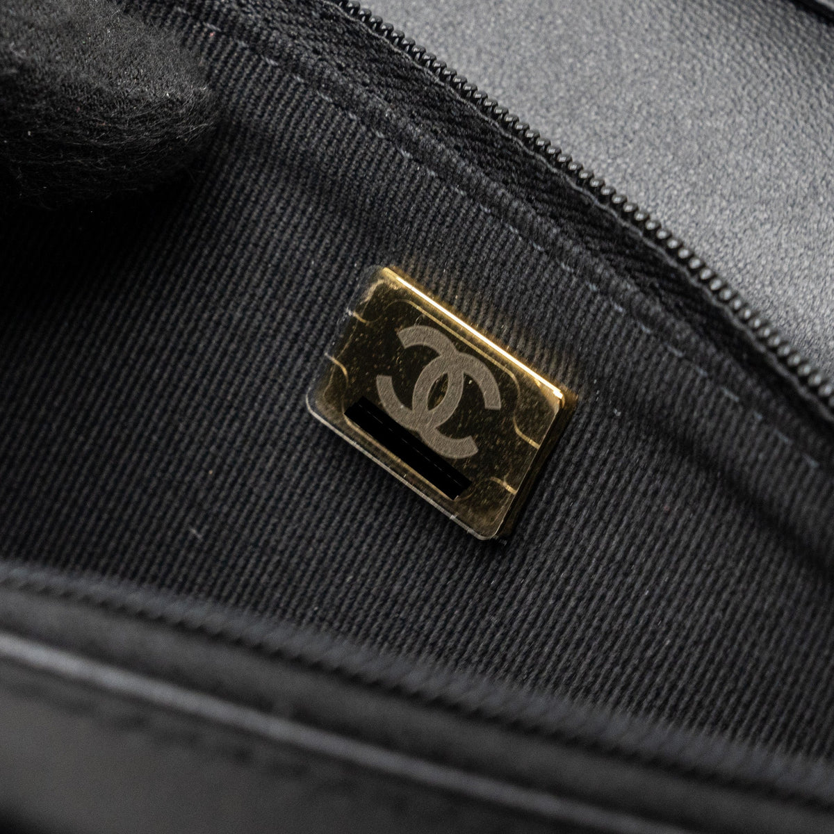 CHANEL COCO HEART WALLET ON CHAIN LAMBSKIN BLACK GHW (MICROCHIP)
