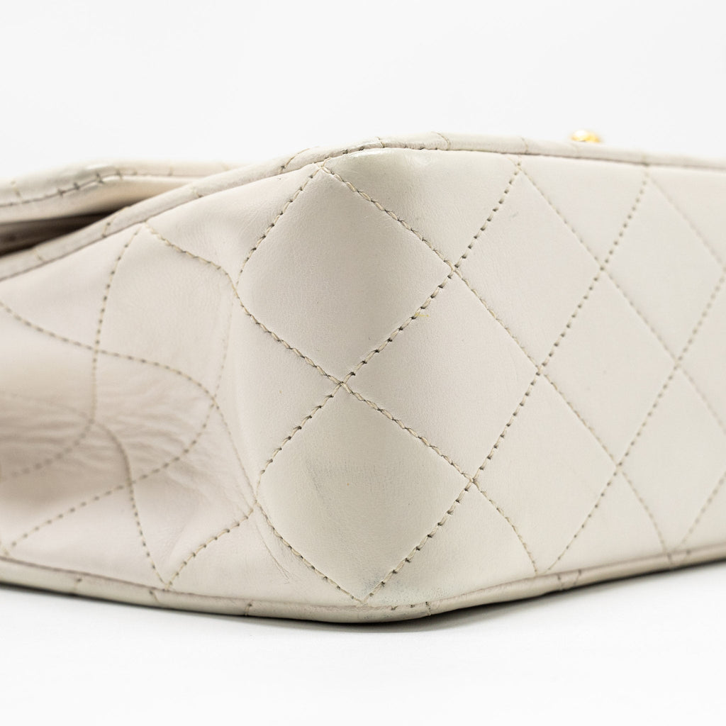 CHANEL VINTAGE MEDIUM CLASSIC DOUBLE FLAP BAG LAMBSKIN WHITE GHW