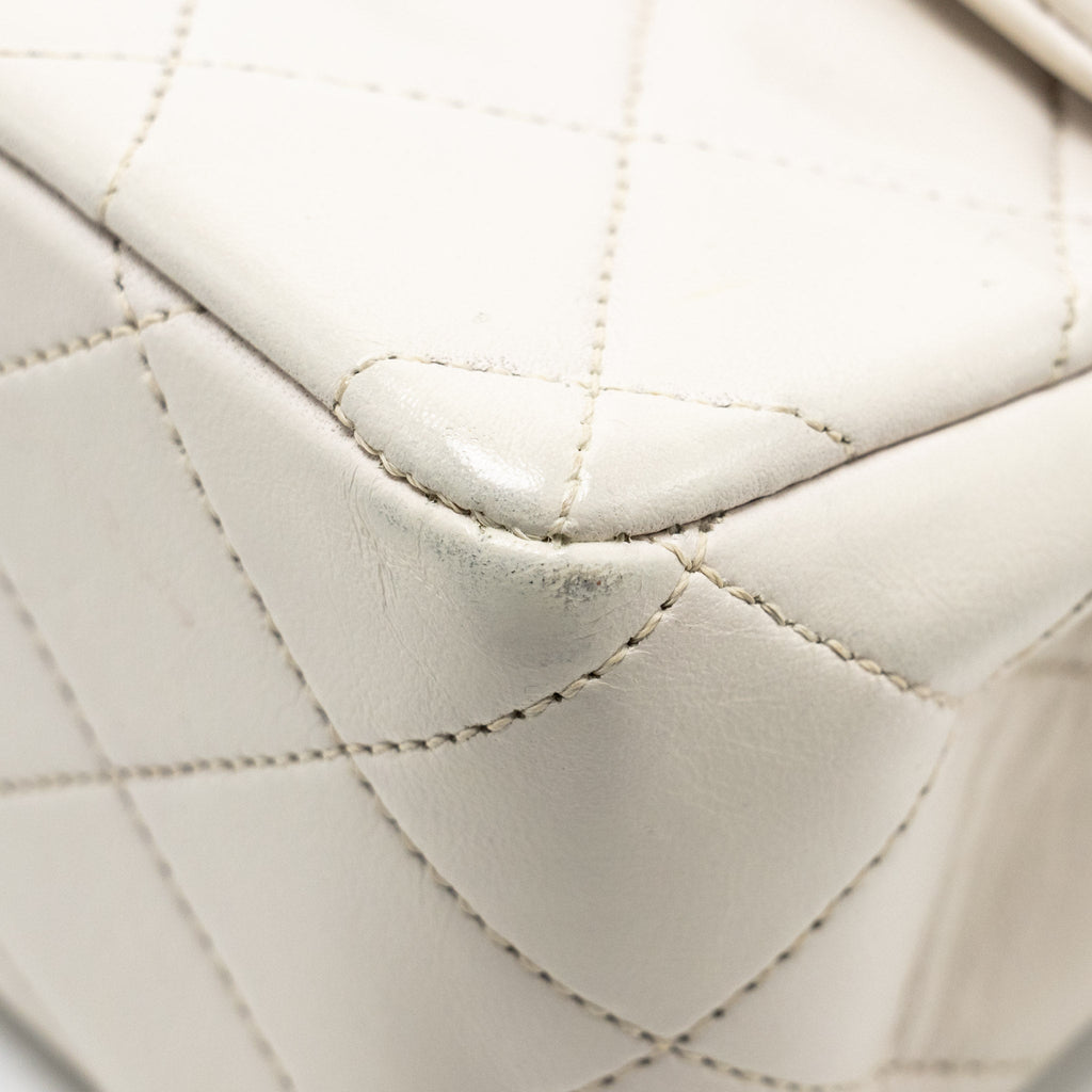 CHANEL VINTAGE MEDIUM CLASSIC DOUBLE FLAP BAG LAMBSKIN WHITE GHW