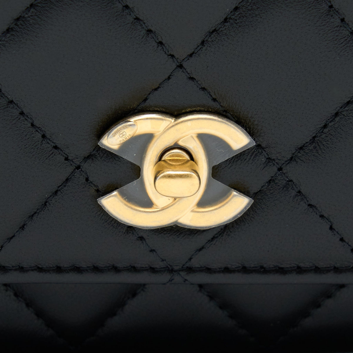 CHANEL 22B PEARL CRUSH WALLET ON CHAIN LAMBSKIN BLACK GHW (MICROCHIP)