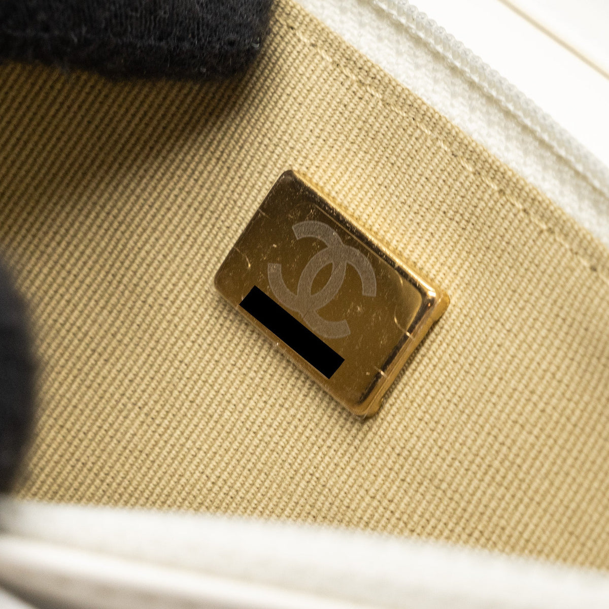 CHANEL PEARL CRUSH WALLET ON CHAIN LAMBSKIN WHITE GHW (MICROCHIP)