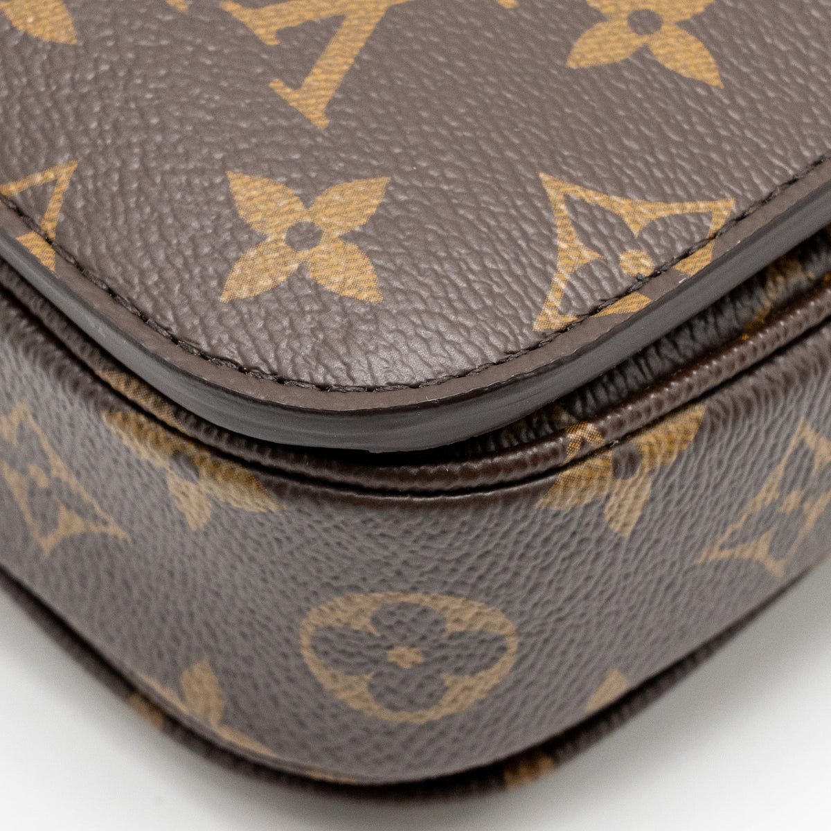 LOUIS VUITTON POCHETTE MÉTIS MONOGRAM CANVAS GHW