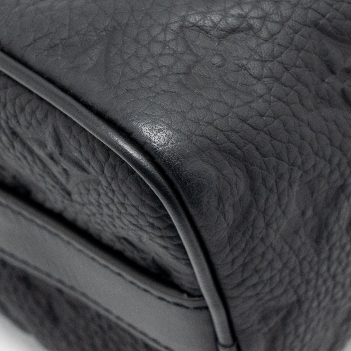 LOUIS VUITTON KEEPALL BANDOULIERE 25 MONOGRAM TAURILLON LEATHER BLACK WITH BLACK HARDWARE
