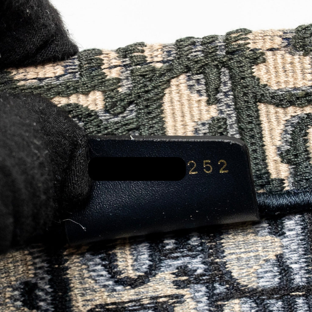DIOR SMALL BOOK TOTE BLUE/ECRU DIOR OBLIQUE EMBROIDRY