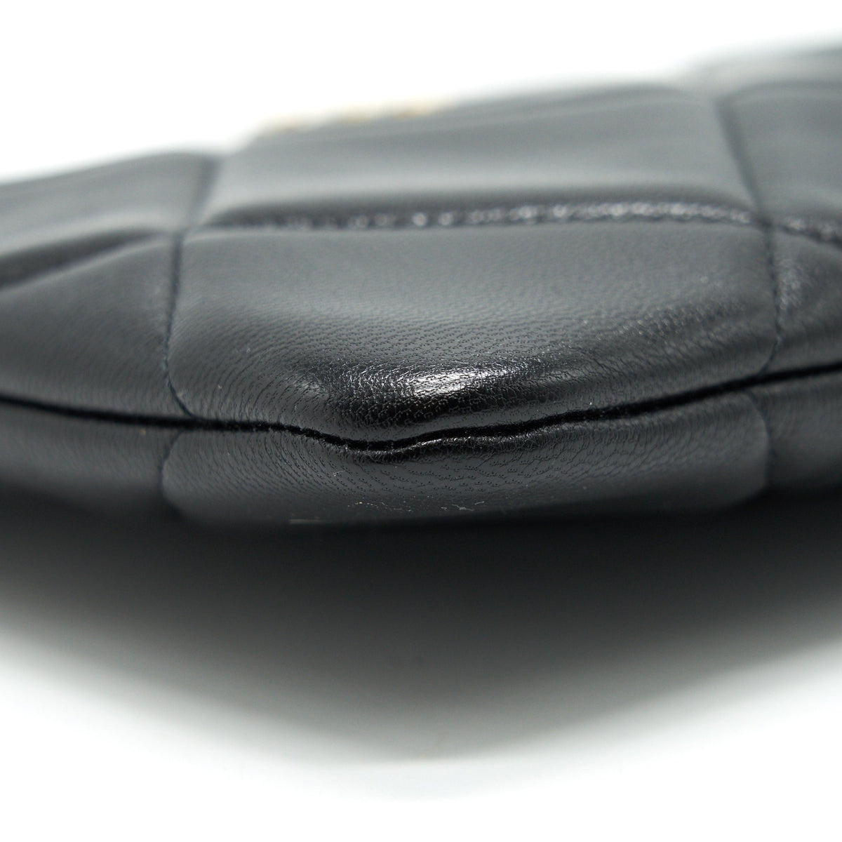 CHANEL 19 POUCH BLACK GHW