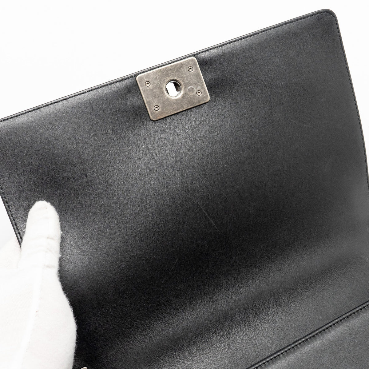 CHANEL NEW MEDIUM BOY BAG CALFSKIN BLACK RUTHENIUM HARDWARE
