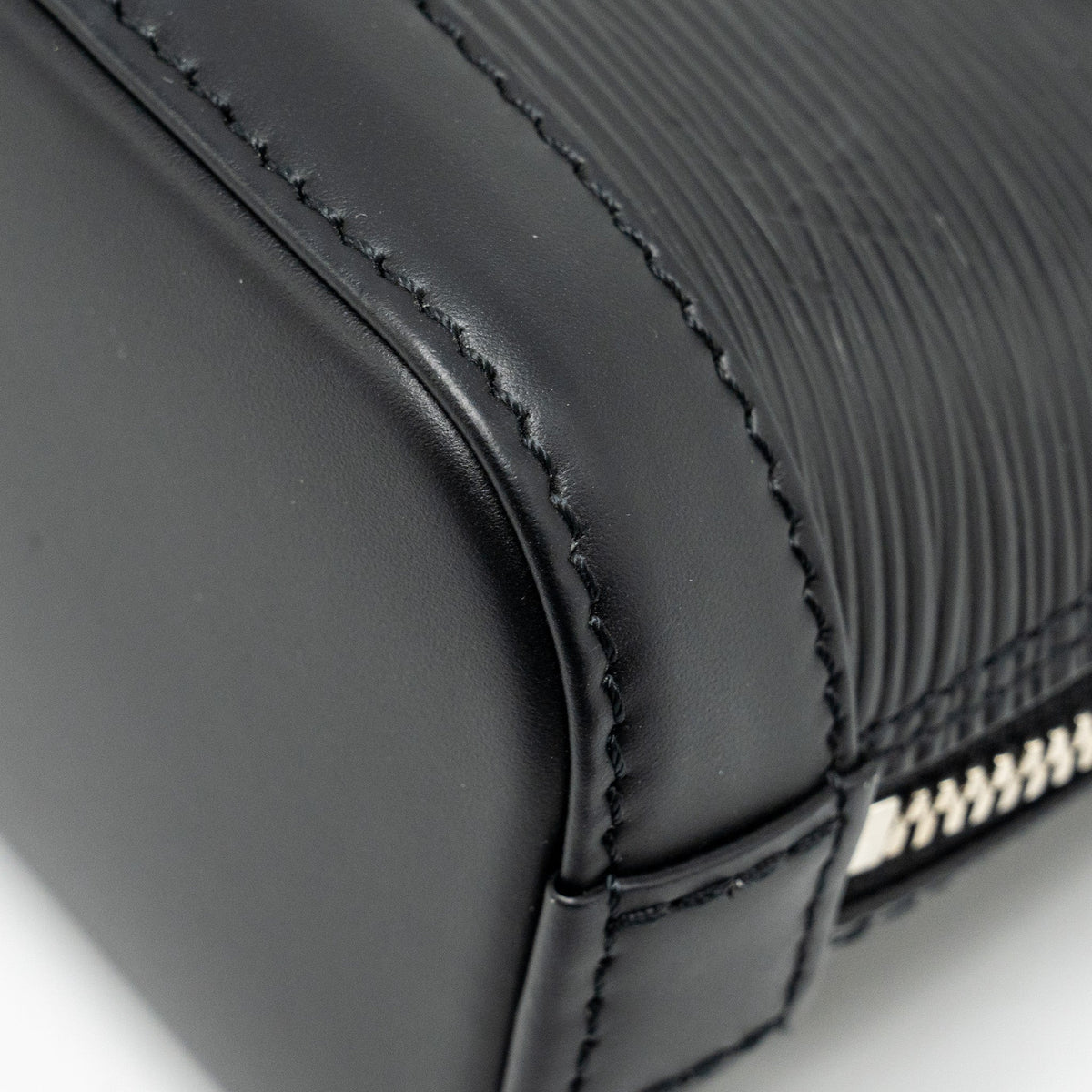 LOUIS VUITTON ALMA NANO EPI BLACK SHW
