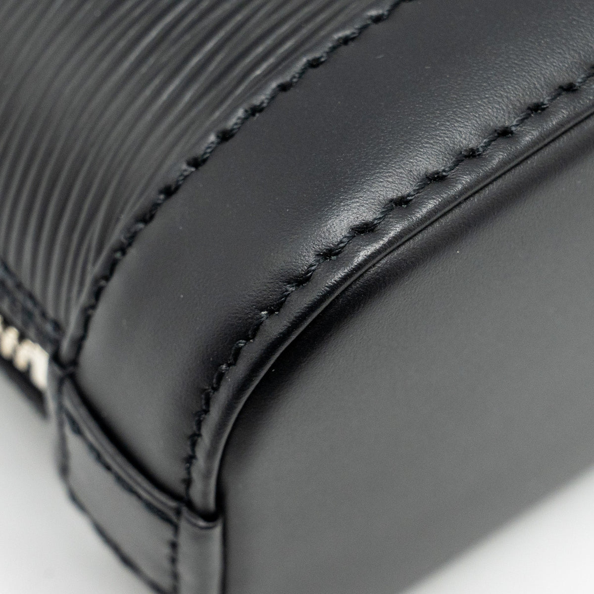LOUIS VUITTON ALMA NANO EPI BLACK SHW