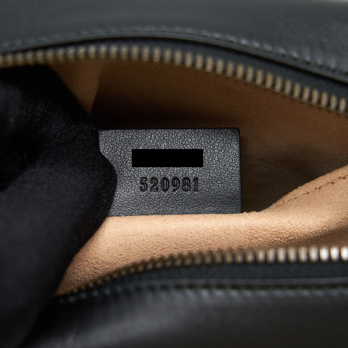 GUCCI GG MARMONT SMALL CAMERA BAG BLACK