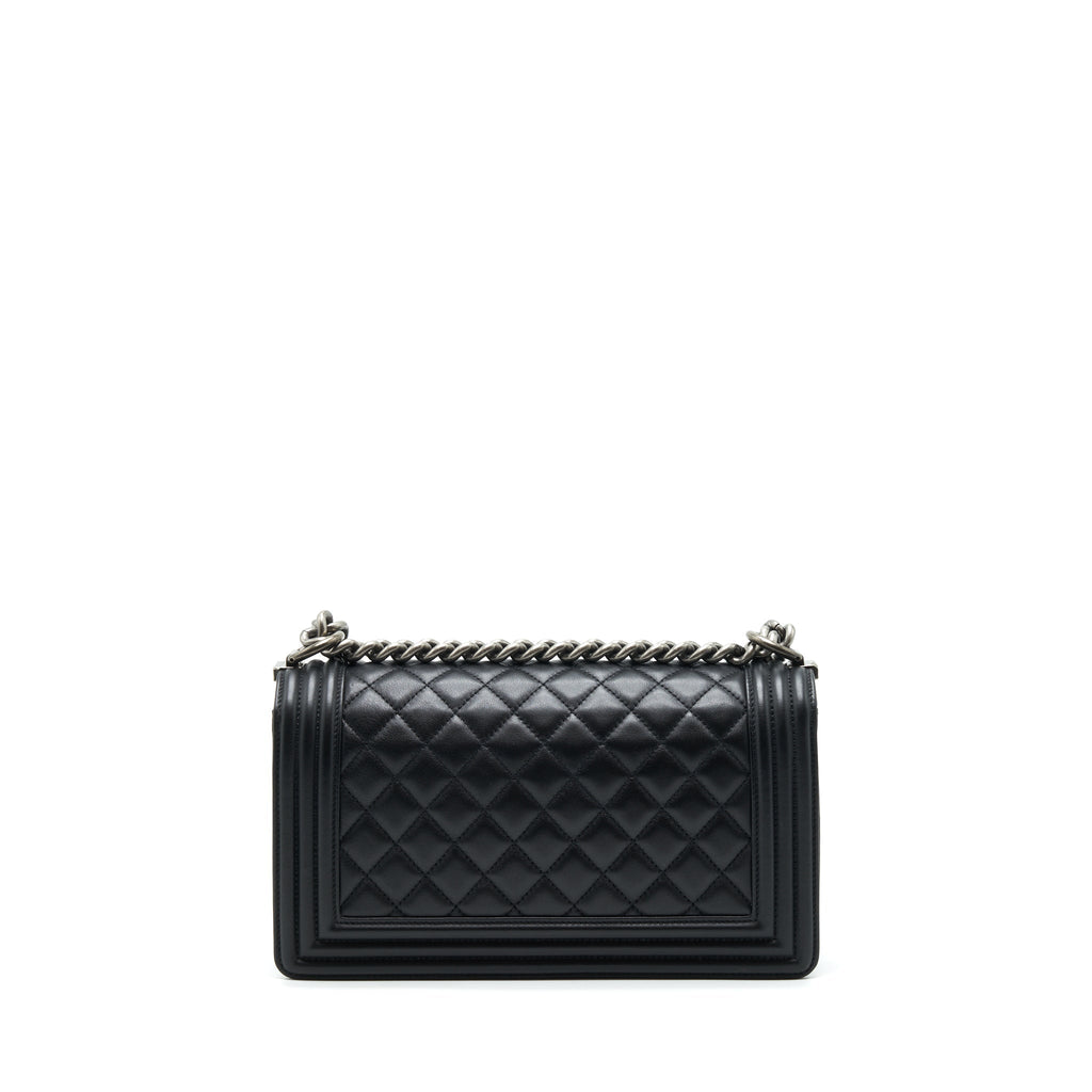 CHANEL MEDIUM BOY CALFSKIN BLACK RUTHENIUM HARDWARE
