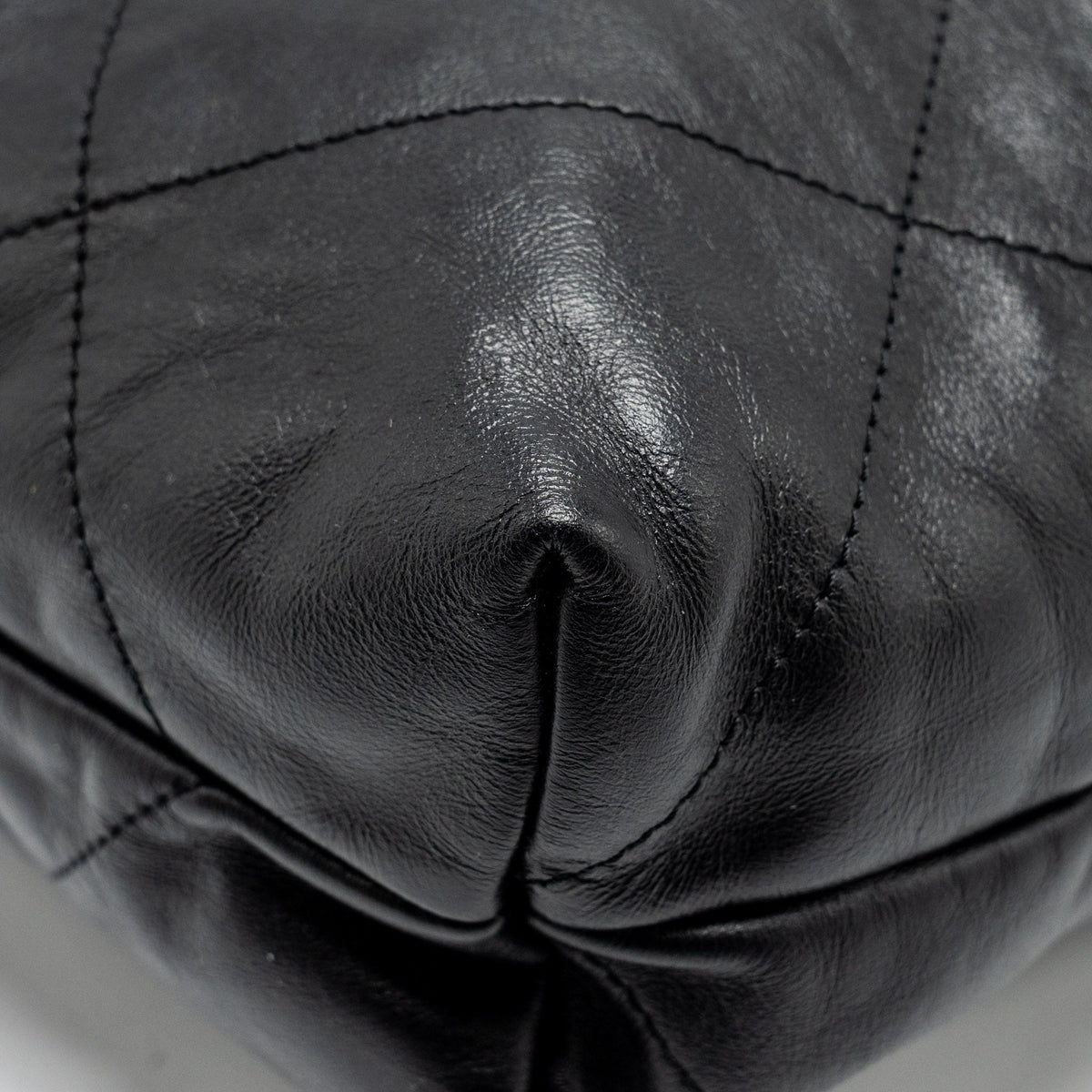 CHANEL MEDIUM 22 BAG CALFSKIN BLACK SHW (MICROCHIP)