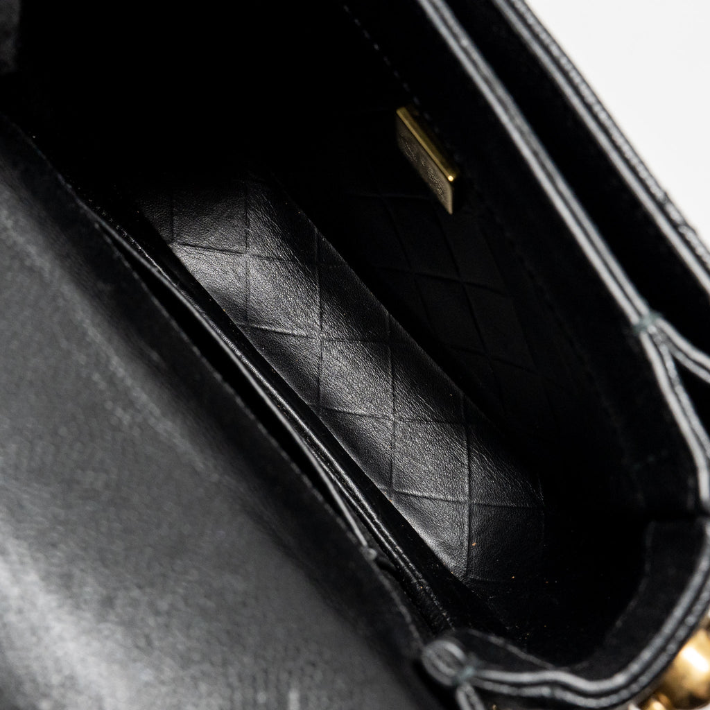 Chanel 22B Round Messenger Bag Grained Calfskin Black GHW (Microchip)