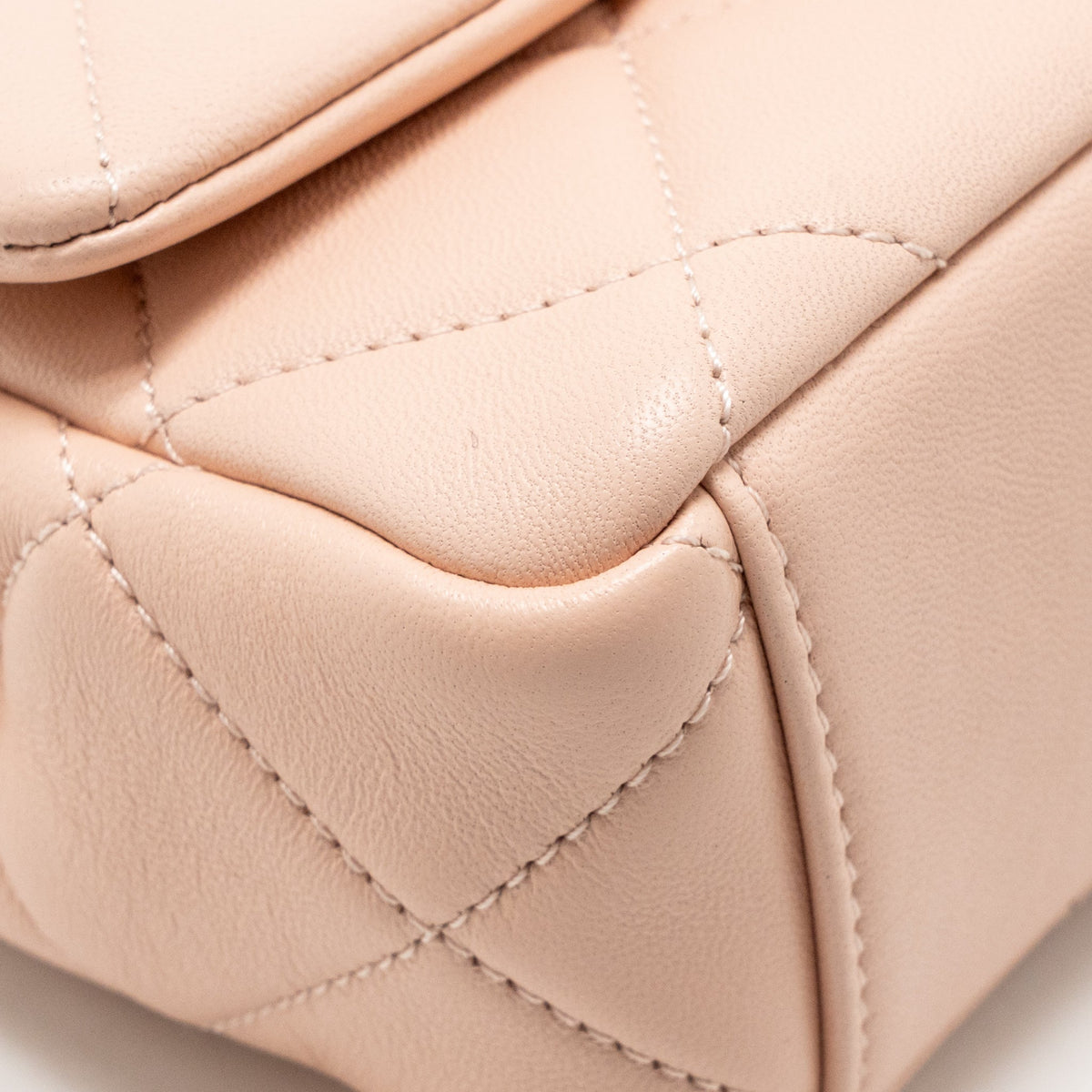 Chanel 24C Detailed CC Strap Handle Flap Bag Lambskin Light Pink GHW (Microchip)