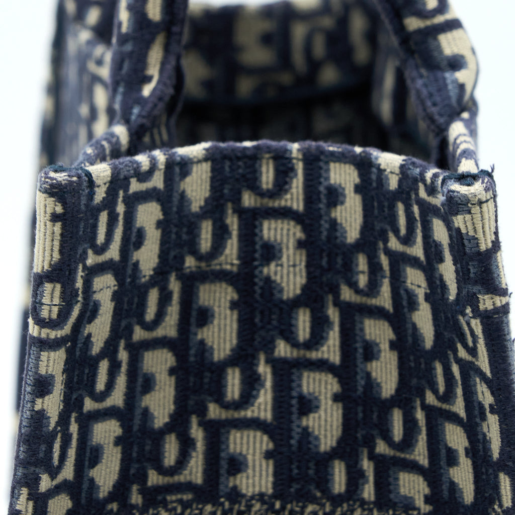 DIOR MEDIUM BOOK TOTE OBLIQUE EMBROIDERY BLUE