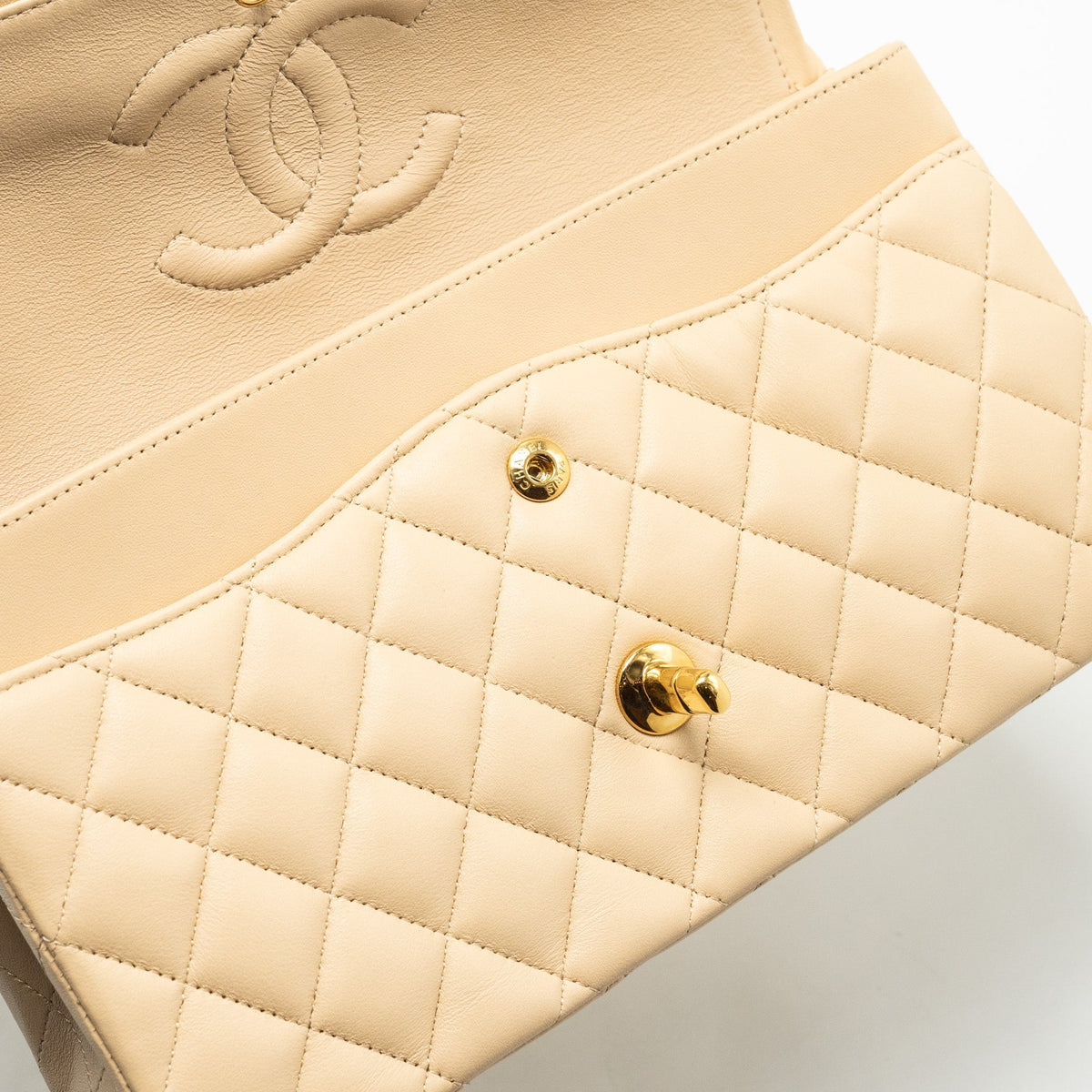 CHANEL MEDIUM CLASSIC DOUBLE FLAT BAG LAMBSKIN BEIGE GHW