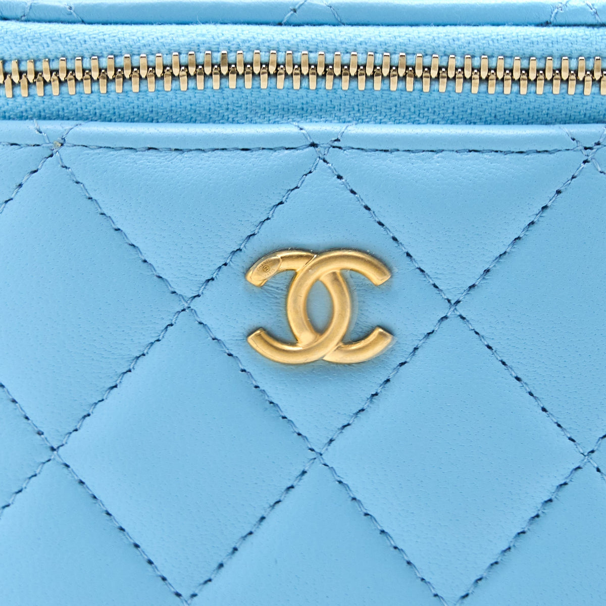 CHANEL 22S PEARL CRUSH MINI VANITY CASE LAMBSKIN LIGHT BLUE BRUSHED GHW