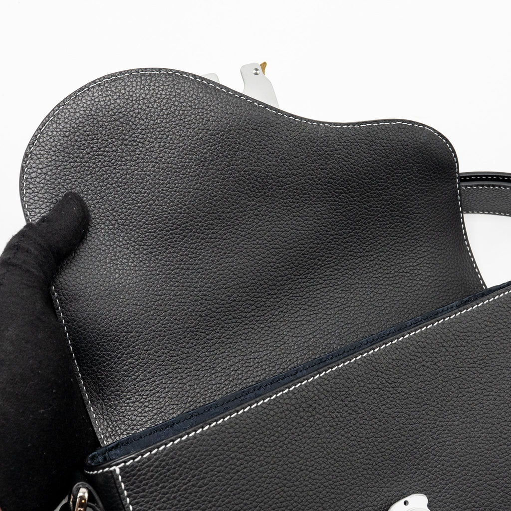 DIOR MEDIUM SADDLE FLAP MESSENGER BAG GRAINED CALFSKIN BLACK GHW