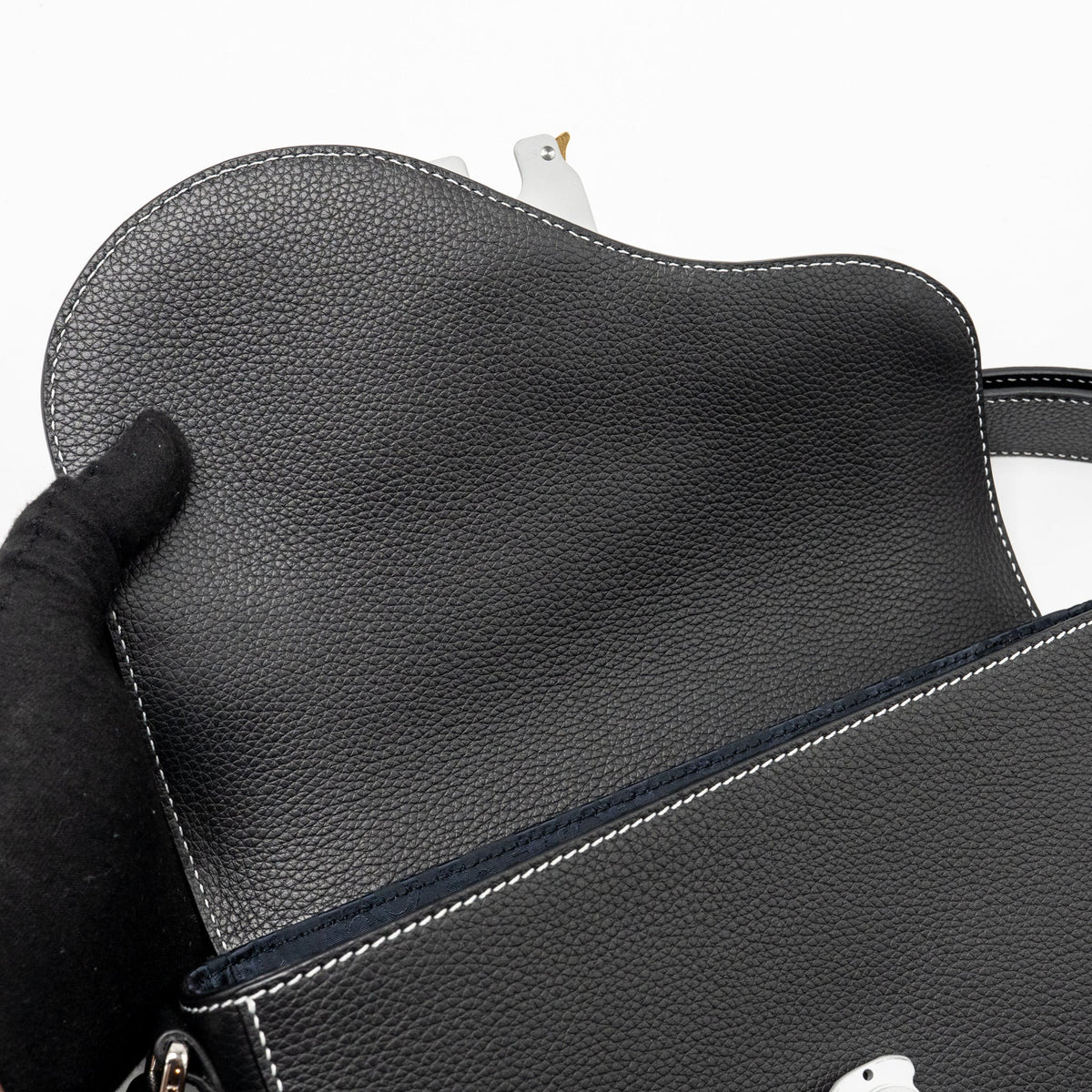 DIOR MEDIUM SADDLE FLAP MESSENGER BAG GRAINED CALFSKIN BLACK GHW