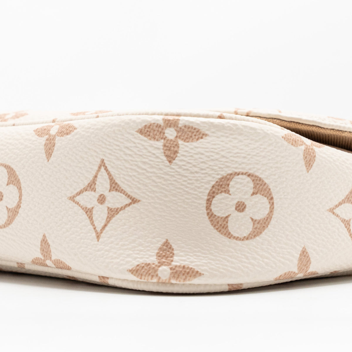 LOUIS VUITTON IVY WALLET ON CHAIN MONOGRAM CANVAS BEIGE/ CREAM GHW
